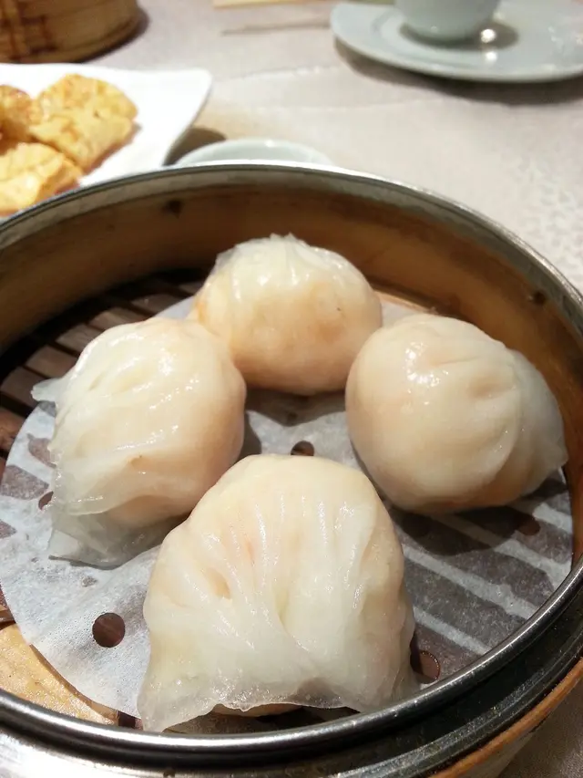 樣子看來都晶瑩剔透，蝦肉都好香的蝦的鮮味，加上竹筍粒食落好爽口彈牙