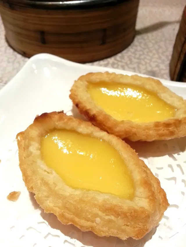 蛋味濃郁，好香滑，酥皮更鬆脆有豬油香。