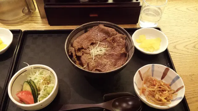 燒牛肉丼定食