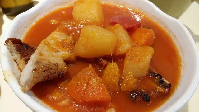 豬扒蕃茄湯螺絲粉