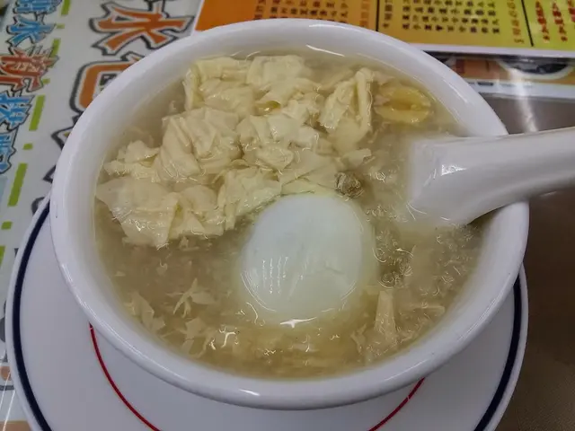 腐竹入口即化,至於馬蹄沙就是清爽帶甜,可惜蛋就似乎太過老韌