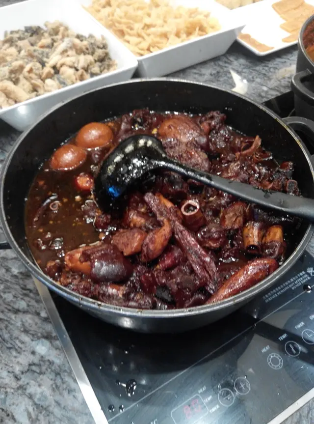 豬腳煲得非常爛,食得方便,味道亦佳
