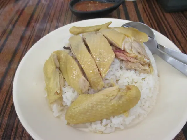 食得出隻雞係用水煮出黎。隻雞肉質好嫩。