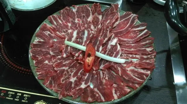 本地手切新鮮牛頸脊