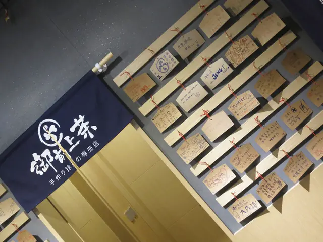 以甜品店來講, 地方是比較大