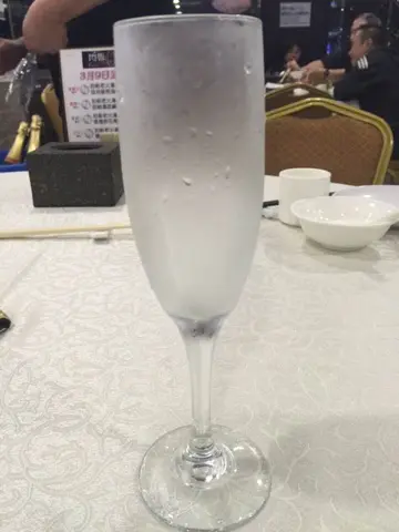 沒想到不收開瓶費，都會有冰杯👍，很多地方都不會有