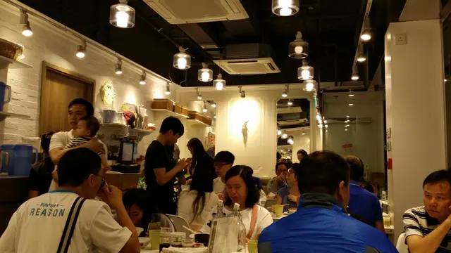 裝修好西化, 同中菜有d格格不入