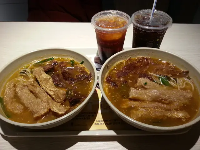 春卷小窩米線加腩肉 / 春卷小窩米線加牛