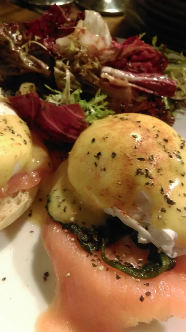 eggs benedict