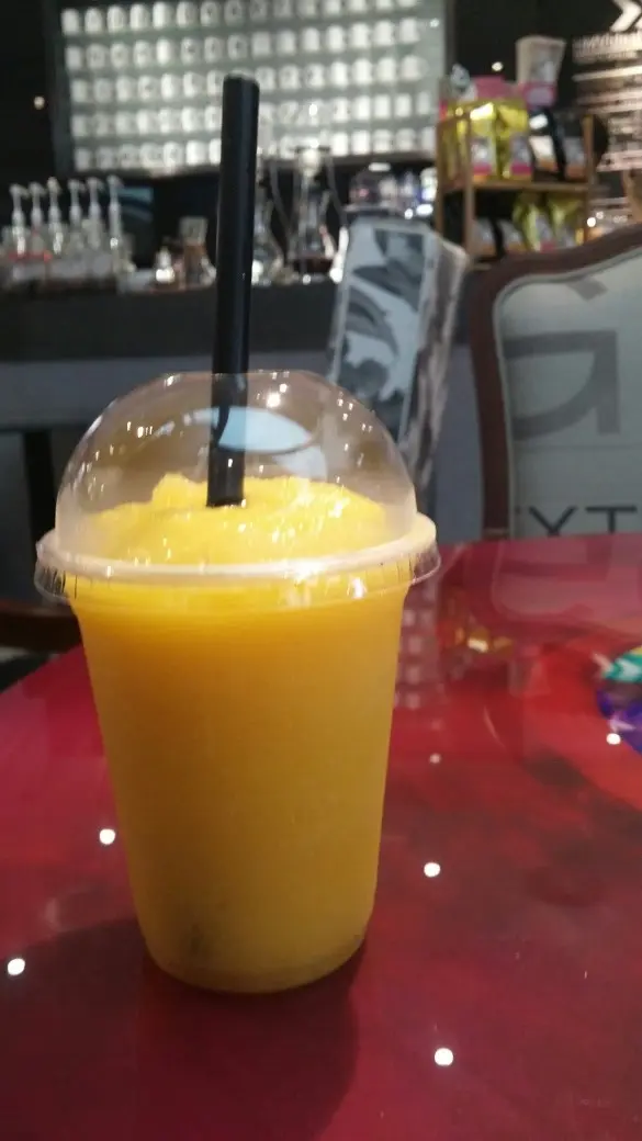 peach and mango smoothies