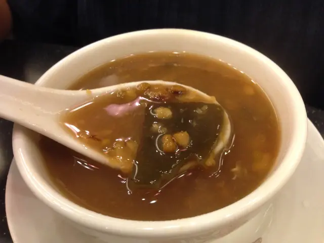 綠豆沙，味道較淡，海帶只有兩塊，只能稱為普通