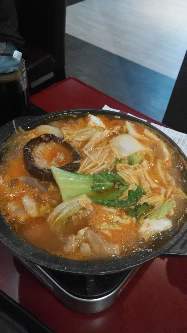 熟左嘅泡菜雞肉鍋