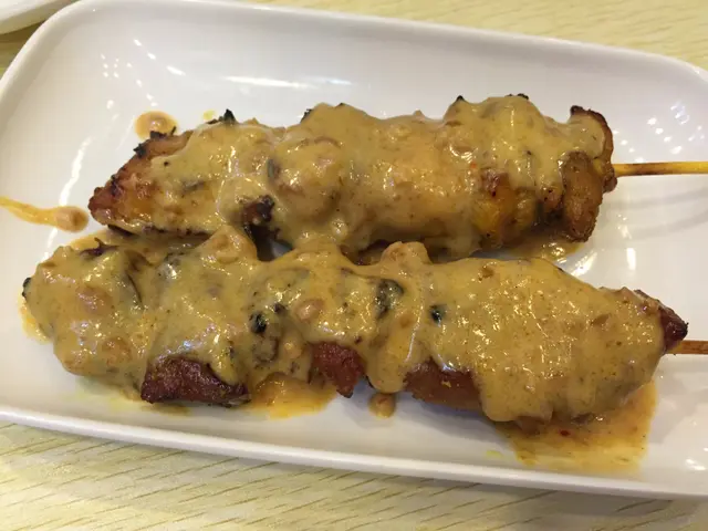 串燒沙爹(豬,雞)各一 $12/串