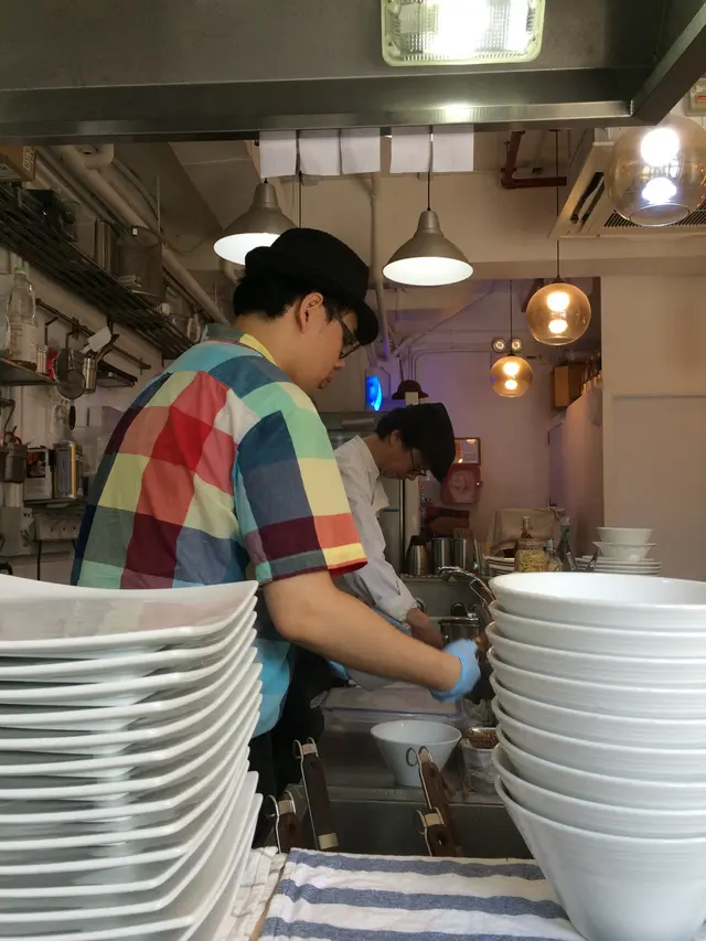 兩位師父打理所有出品。