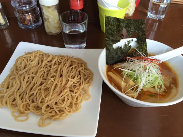 以鮮蝦做湯底的沾麵