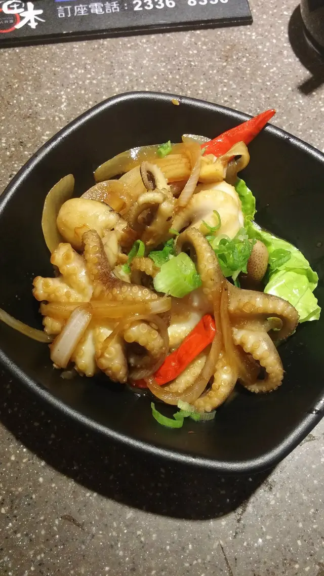 炒過後都不會過份油膩，微辣香口，八爪魚彈牙不腥