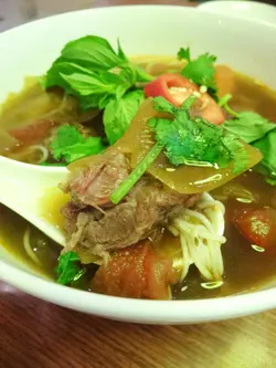 牛腩肉质松化易入口！