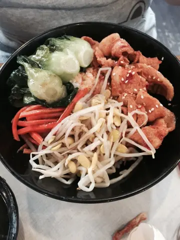 辣五花肉拌饭
