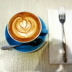 FLAT WHITE