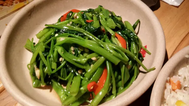 通菜爽脆入味。