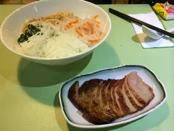 烧猪颈肉捞檬 (+$2)