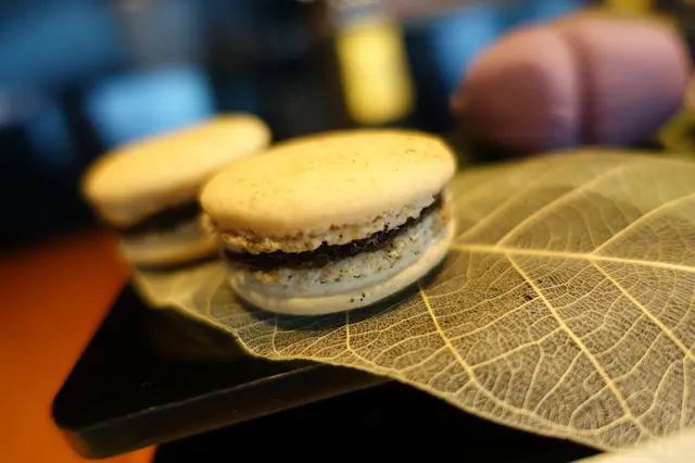 一向不來吃macaron，因為甜得要死，但這個是咸的，焙茶味噌帶來了特別的驚喜