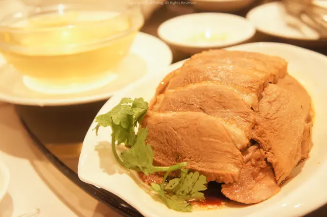 滷水鵝片拼豆腐