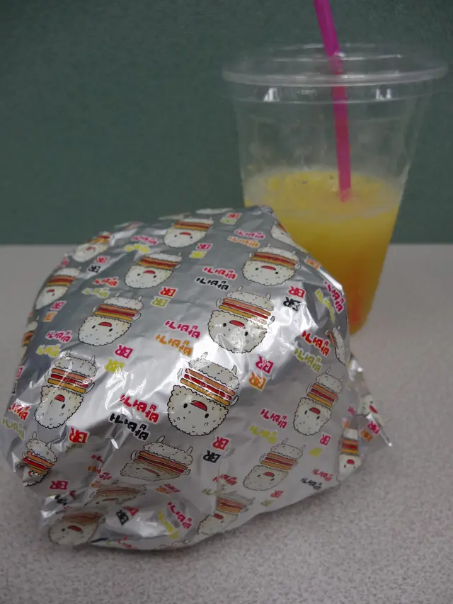 溶化也很快，等外賣將近半小時後變成半杯！