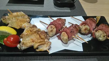 烟肉蚝串烧,鸡翼串烧