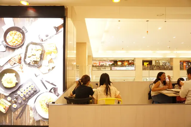 人太多時,店外的用餐區才開放
