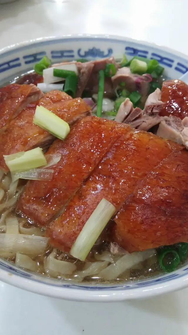 外皮還是有點脆口,就是單純燒味的感覺,沒有浸泡過的稔韌