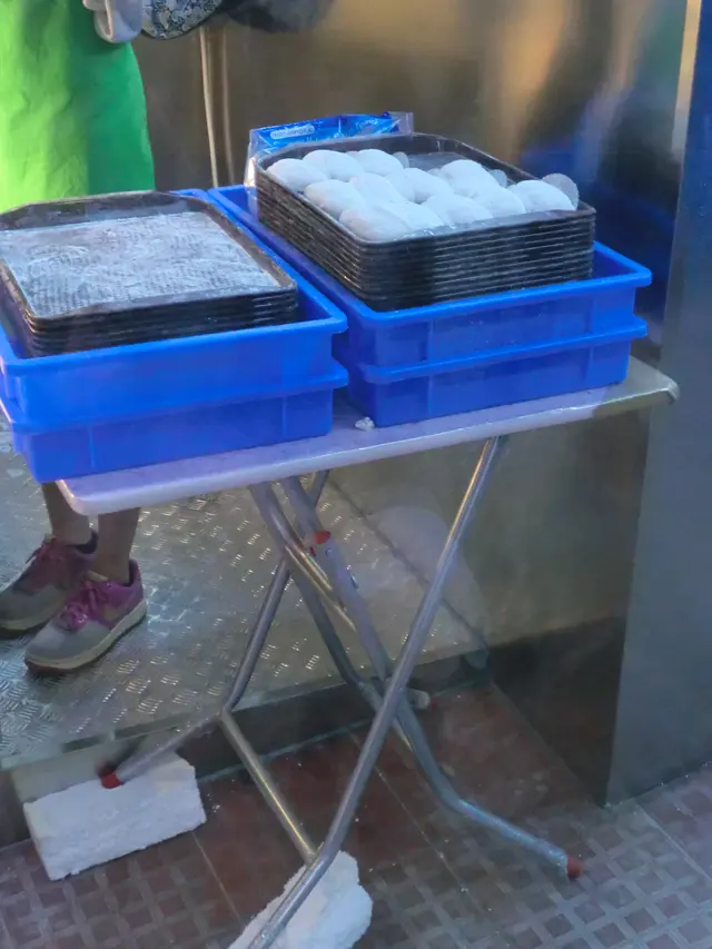 店內最緊要設備及食材齊全便可!