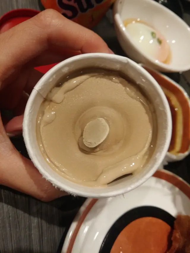 這皇家奶茶茶香特別濃郁,雪糕一如既往的綿滑