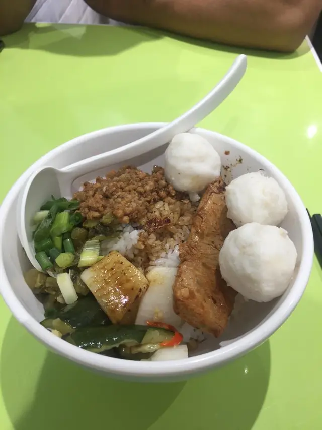 酸菜小雲卷拼墨魚肉燥飯