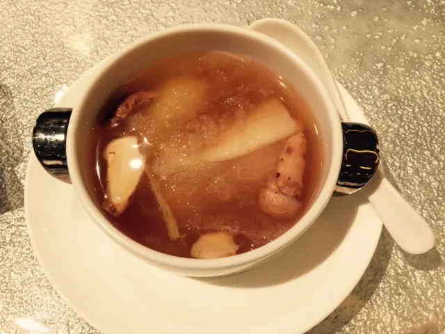 松茸竹笙燉燕窩