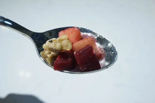 以醋汁輕醃,酸酸甜甜很開胃