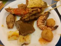 倉魚仔, 燒蝦, 炸蝦丸, 燒牛肉, 魚柳, 串燒