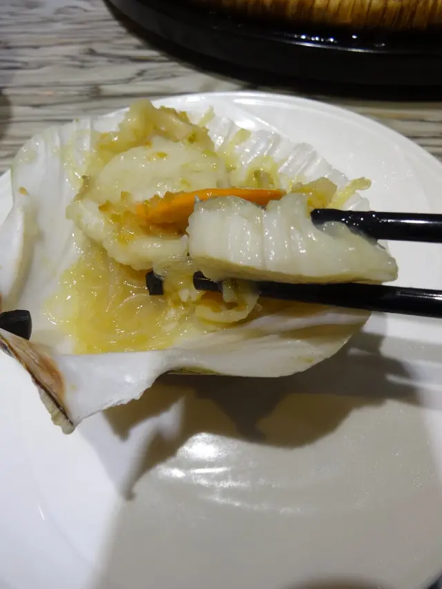 帶子好巨型，對比筷子可略知一二！