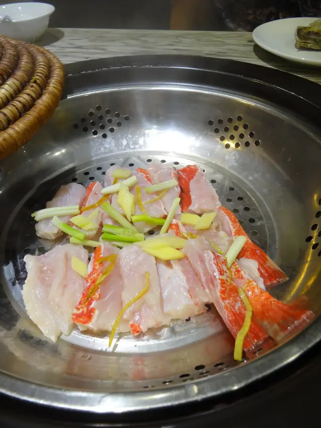 略嫌較多骨而相對較重，實質魚肉不算多！