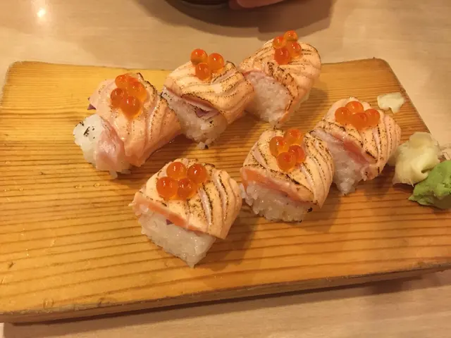 火灸三文魚壽司
