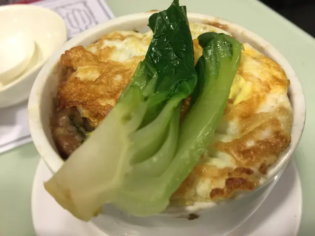 之前的蛋不全熟,與飯及牛肉混在一起更好吃