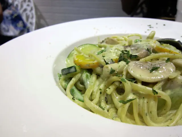 蘆筍蘑菇青醬忌廉燴扁意粉