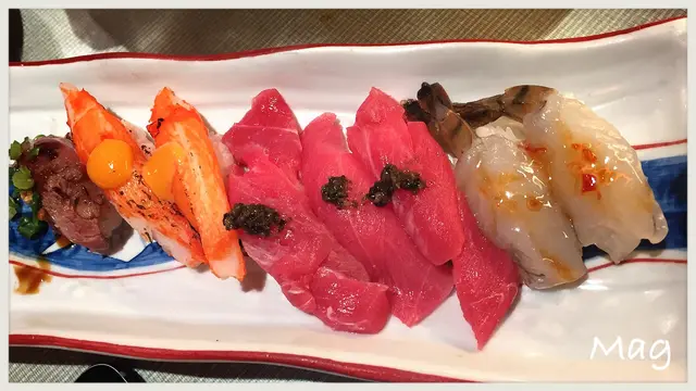 泰式生蝦壽司, 黑松露中拖羅壽司, 醬燒蟹腳壽司, 和風牛肉壽司