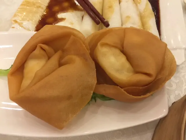 炸雲吞, 應該有3件的.