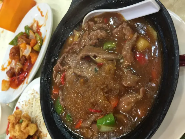 沙嗲肥牛粉絲煲