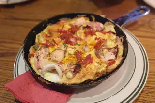 Le Port Parfume - Baby squid and chorizo omelette