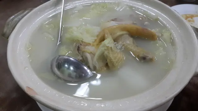 雲吞湯都好夠味 唯獨隻雞冇味 可能成晚啲野都重味