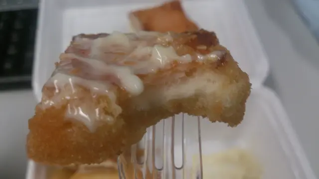 沾上沙律醬，吃起來沒甚麼蝦味