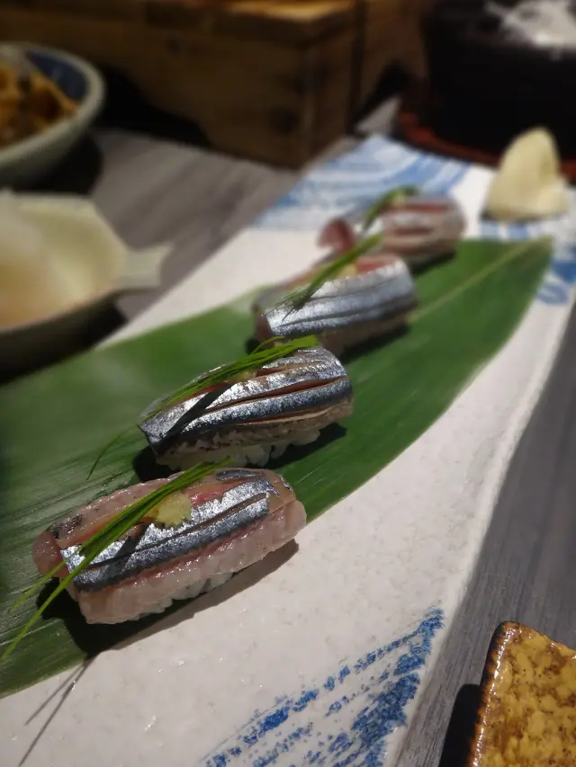 秋刀魚壽司（$248/條）