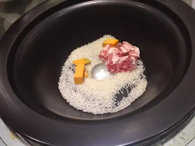 煲製新鮮排骨粥